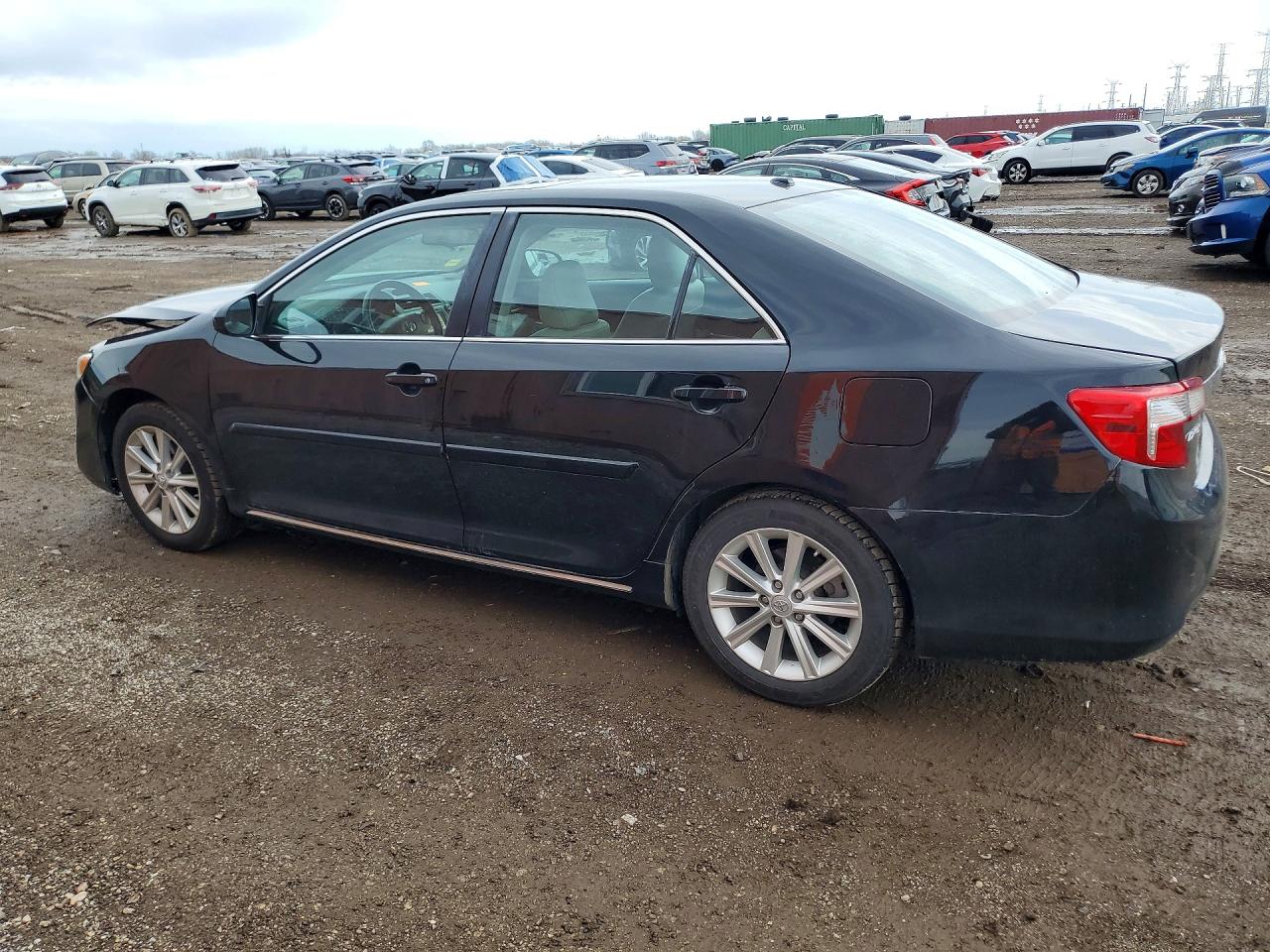 2014 TOYOTA CAMRY XLE photo 3