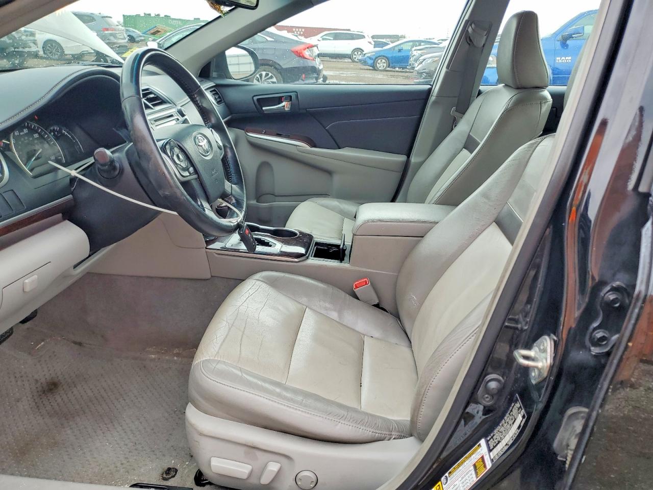 2014 TOYOTA CAMRY XLE photo 13