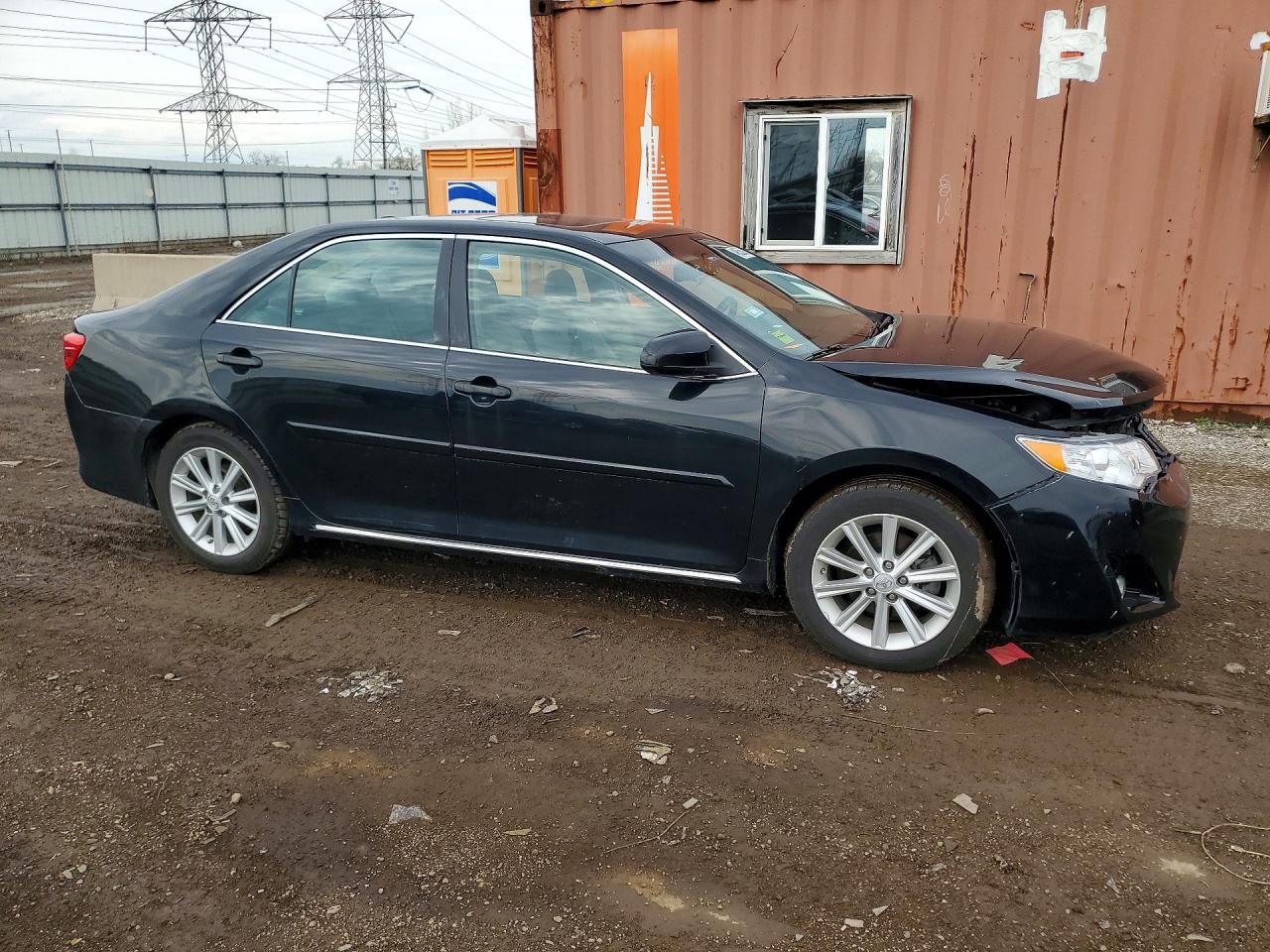 2014 TOYOTA CAMRY XLE photo 7