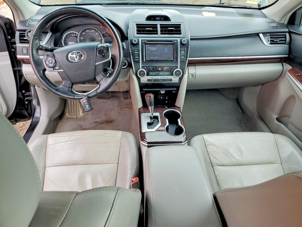 2014 TOYOTA CAMRY XLE photo 15