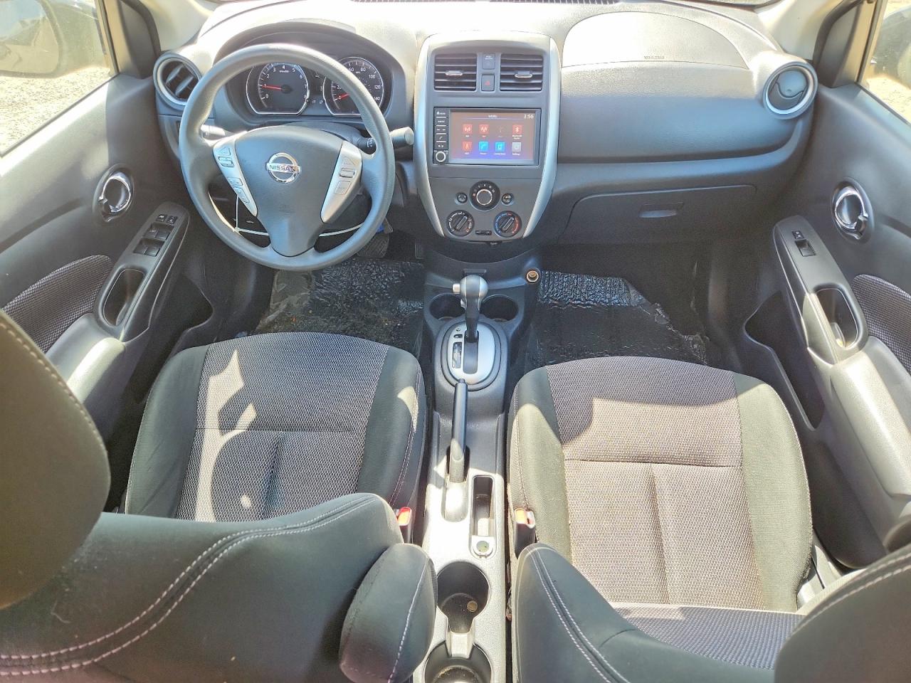 2019 NISSAN VERSA SV photo 15