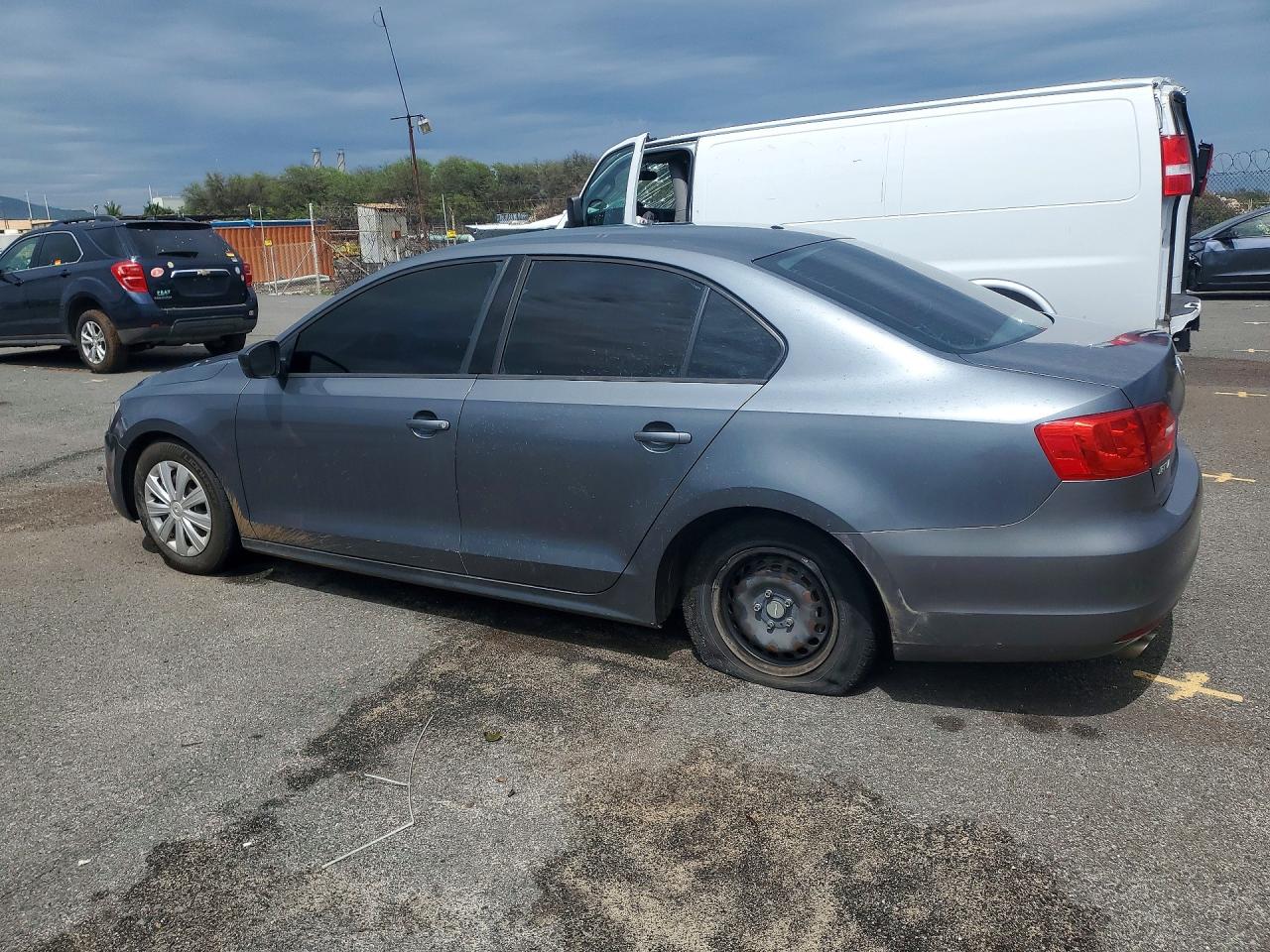 2011 VOLKSWAGEN JETTA BASE photo 3