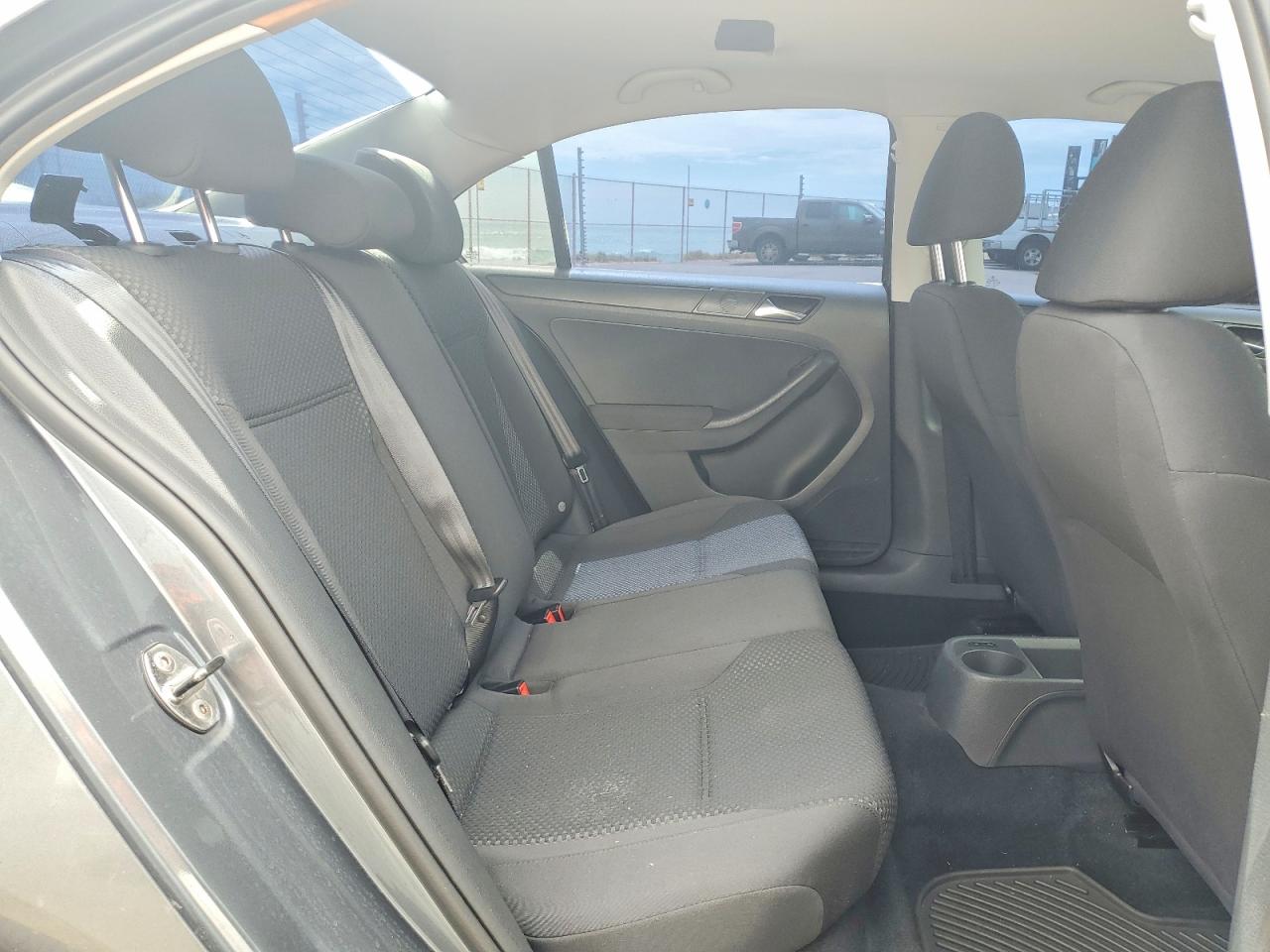2011 VOLKSWAGEN JETTA BASE photo 19
