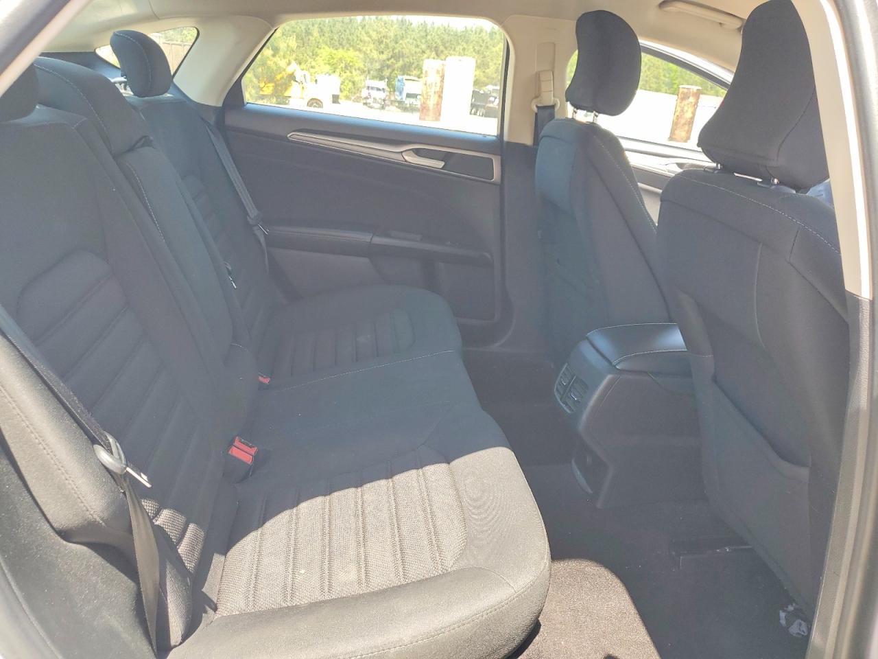 2019 FORD FUSION SE photo 19
