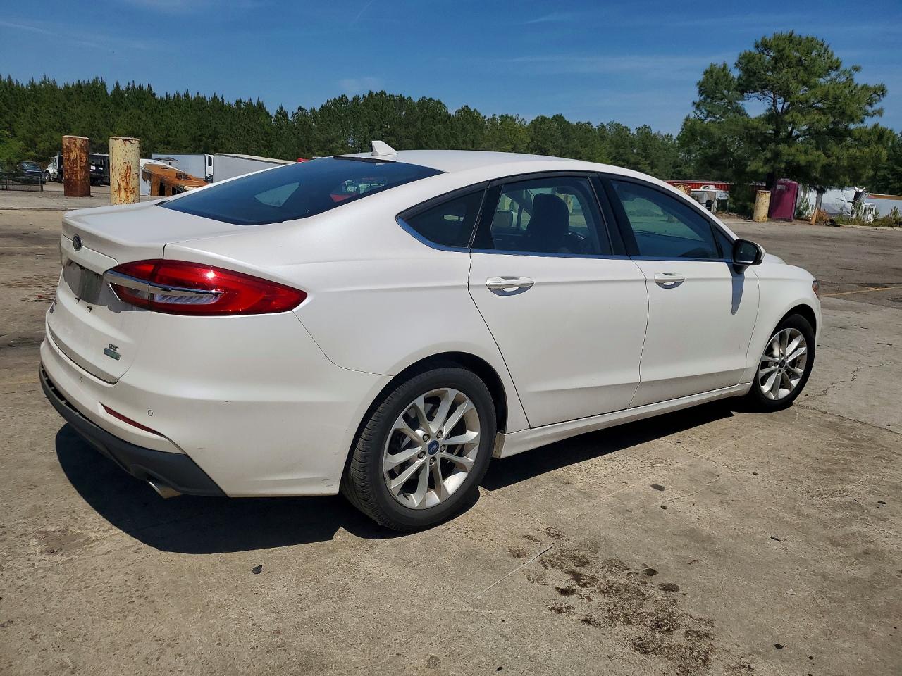 2019 FORD FUSION SE photo 5