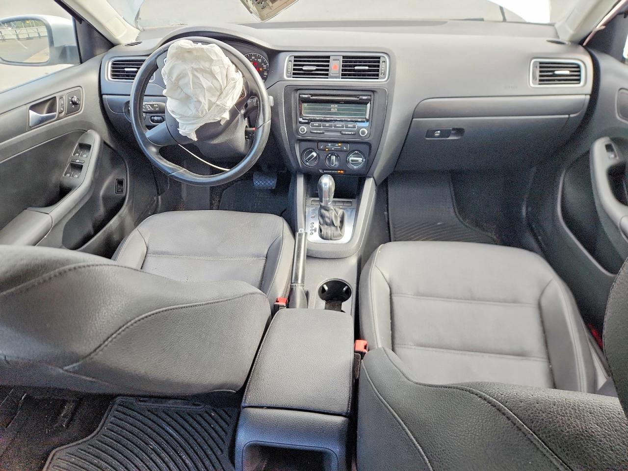 2012 VOLKSWAGEN JETTA SE photo 22