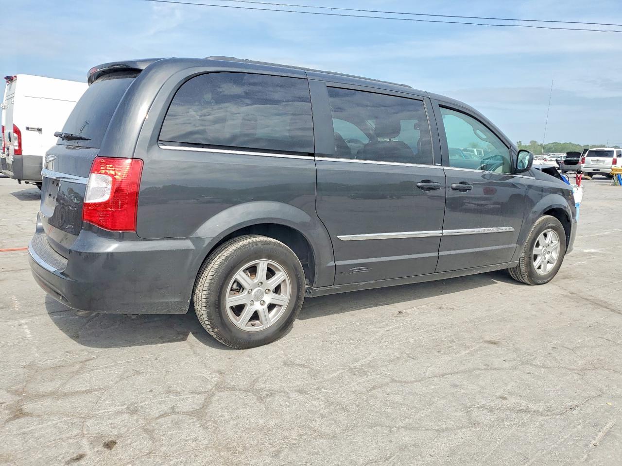 2012 CHRYSLER TOWN & COUNTRY TOURING photo 7