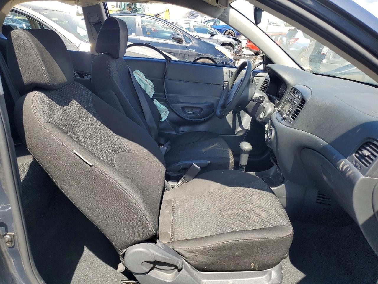 2011 HYUNDAI ACCENT GL photo 13