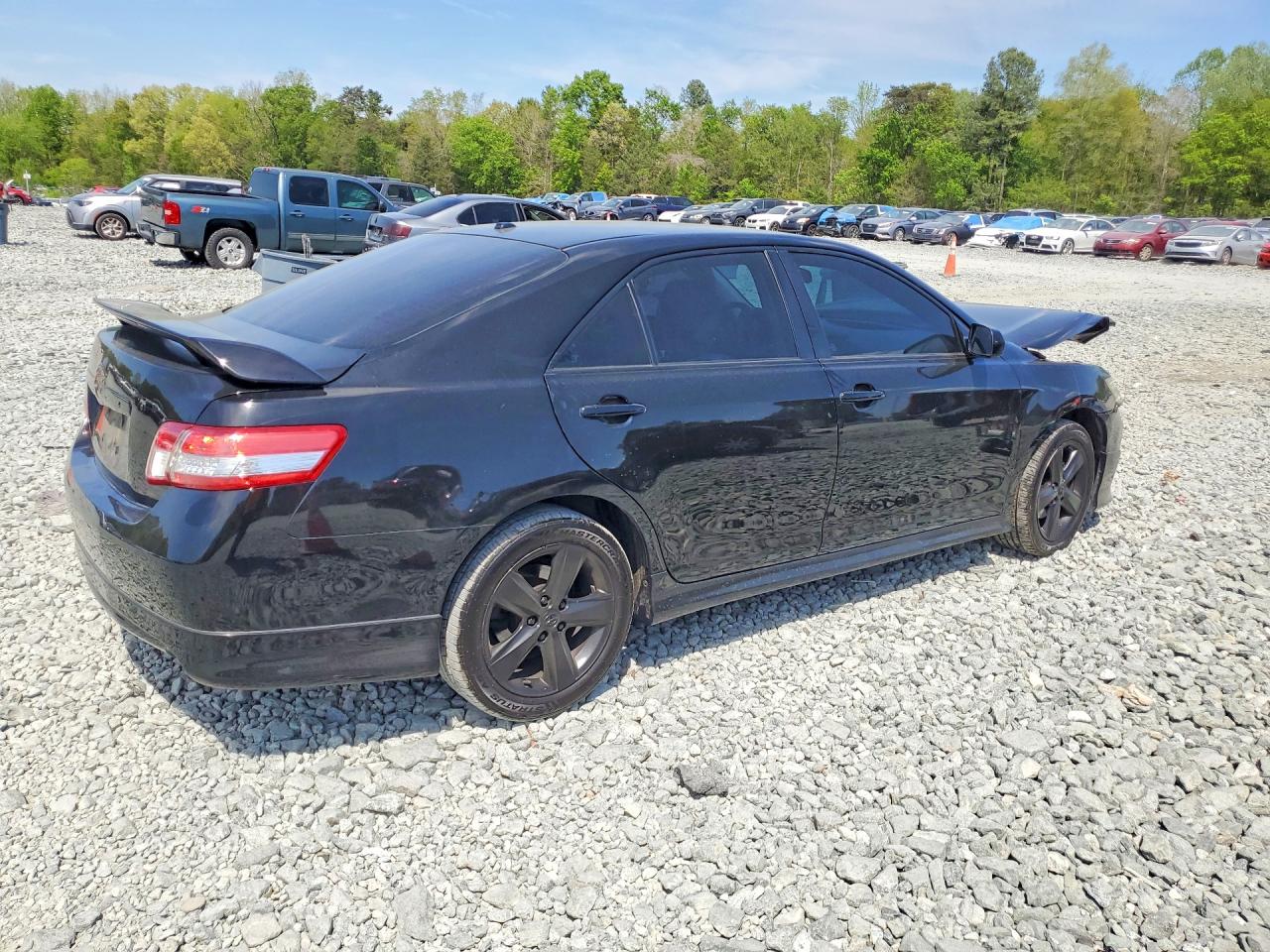 2010 TOYOTA CAMRY SE photo 5