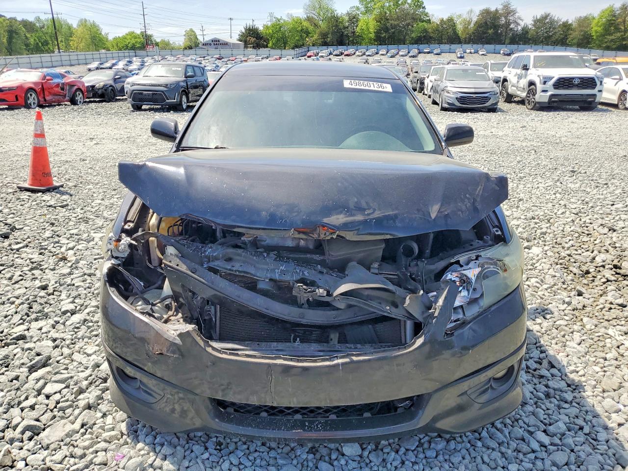 2010 TOYOTA CAMRY SE photo 9