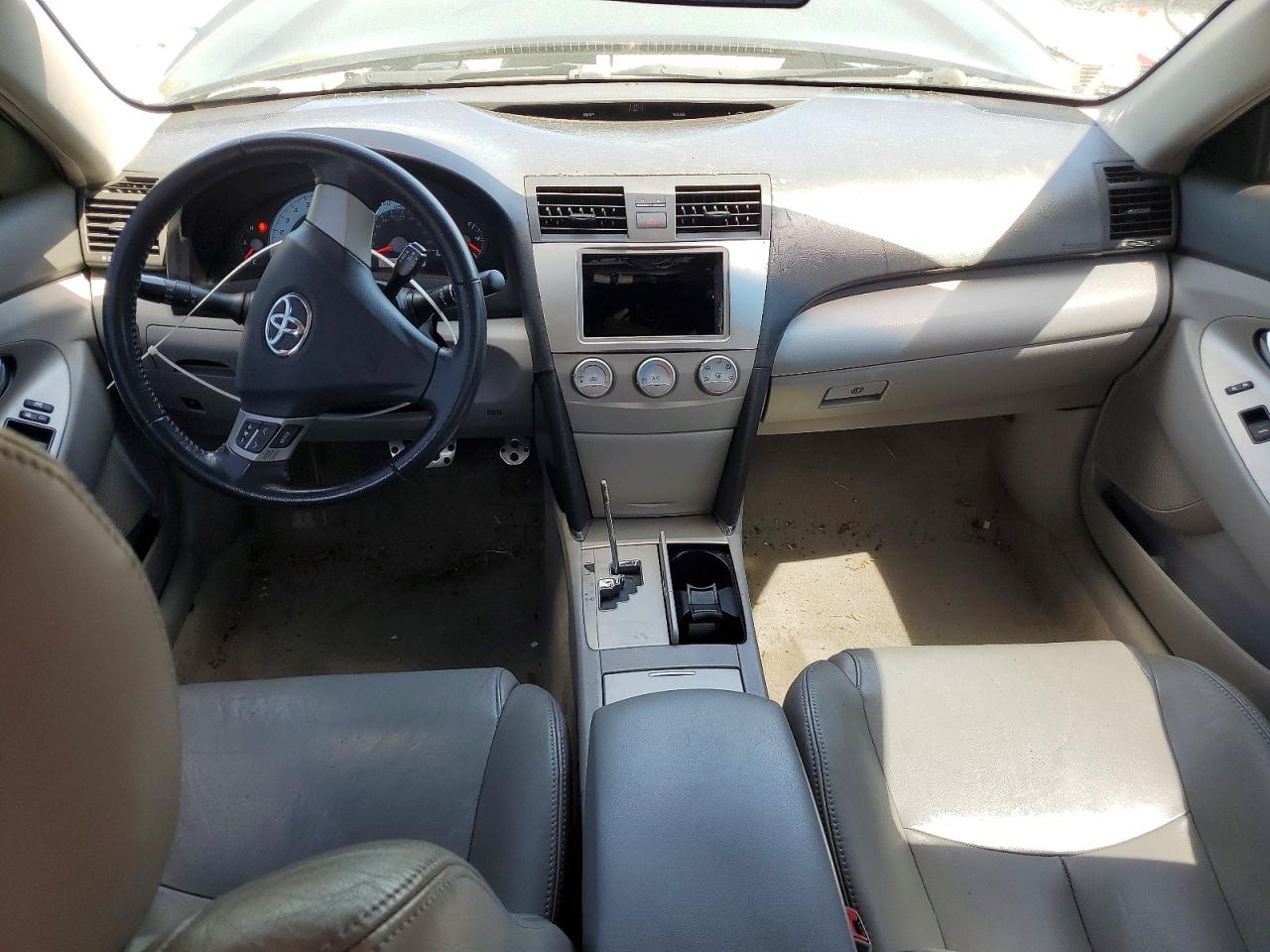2010 TOYOTA CAMRY SE photo 15