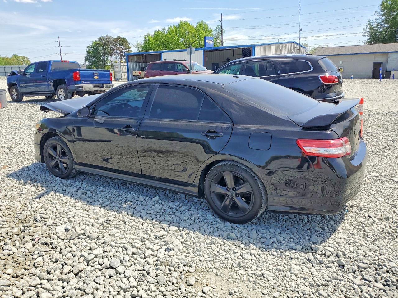 2010 TOYOTA CAMRY SE photo 3