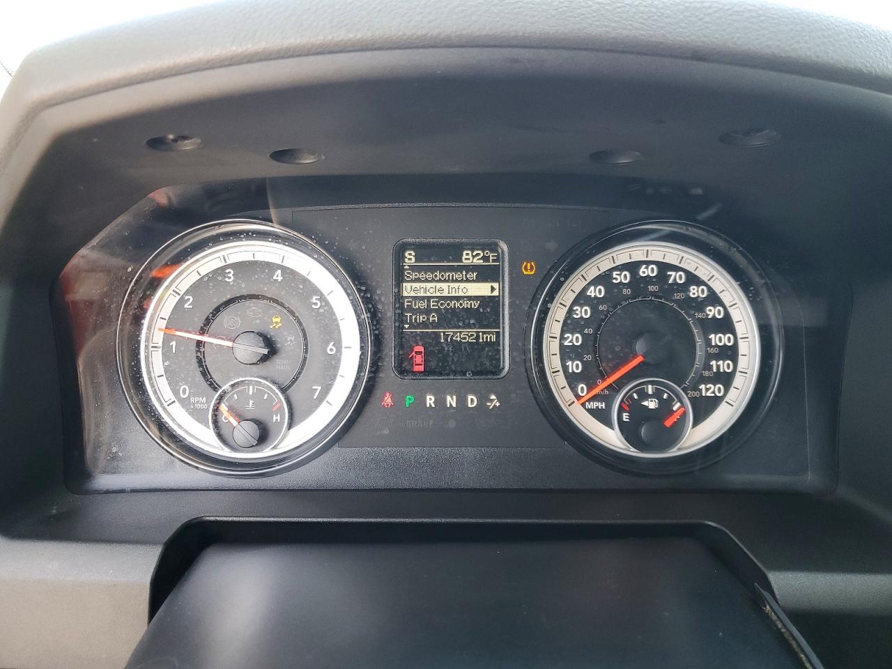 2014 RAM 1500 ST photo 17