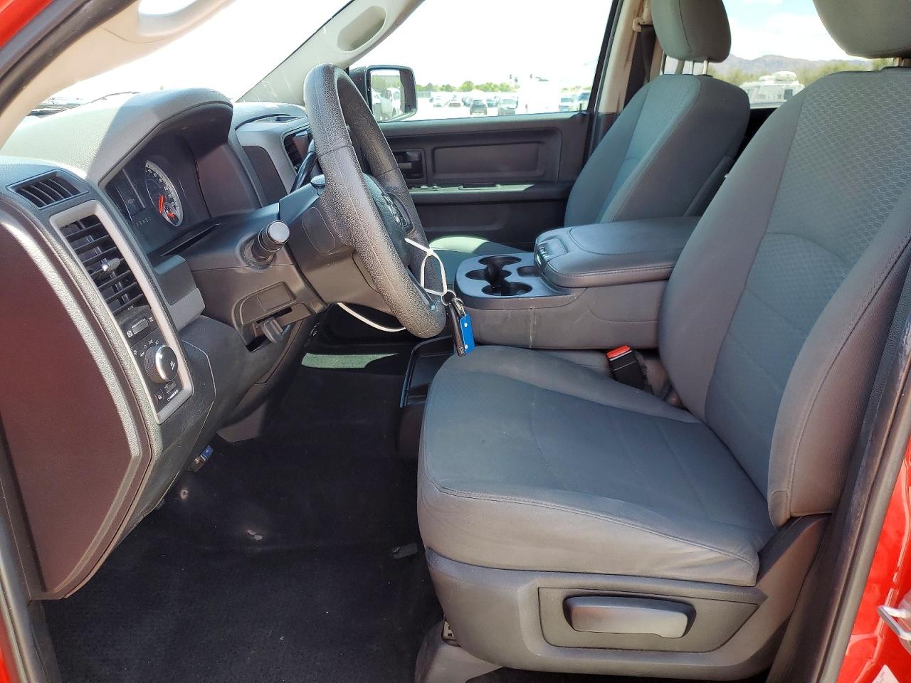 2014 RAM 1500 ST photo 13