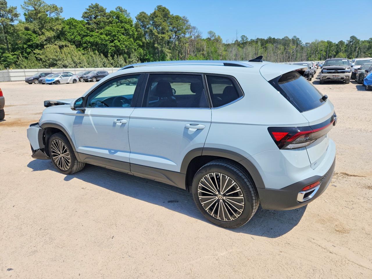 2025 VOLKSWAGEN TAOS SE photo 3