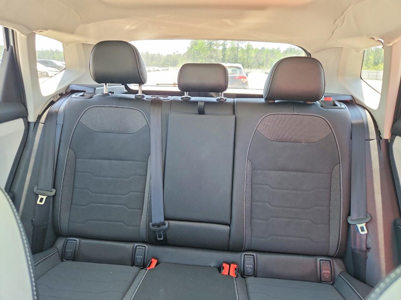 2025 VOLKSWAGEN TAOS SE photo 19