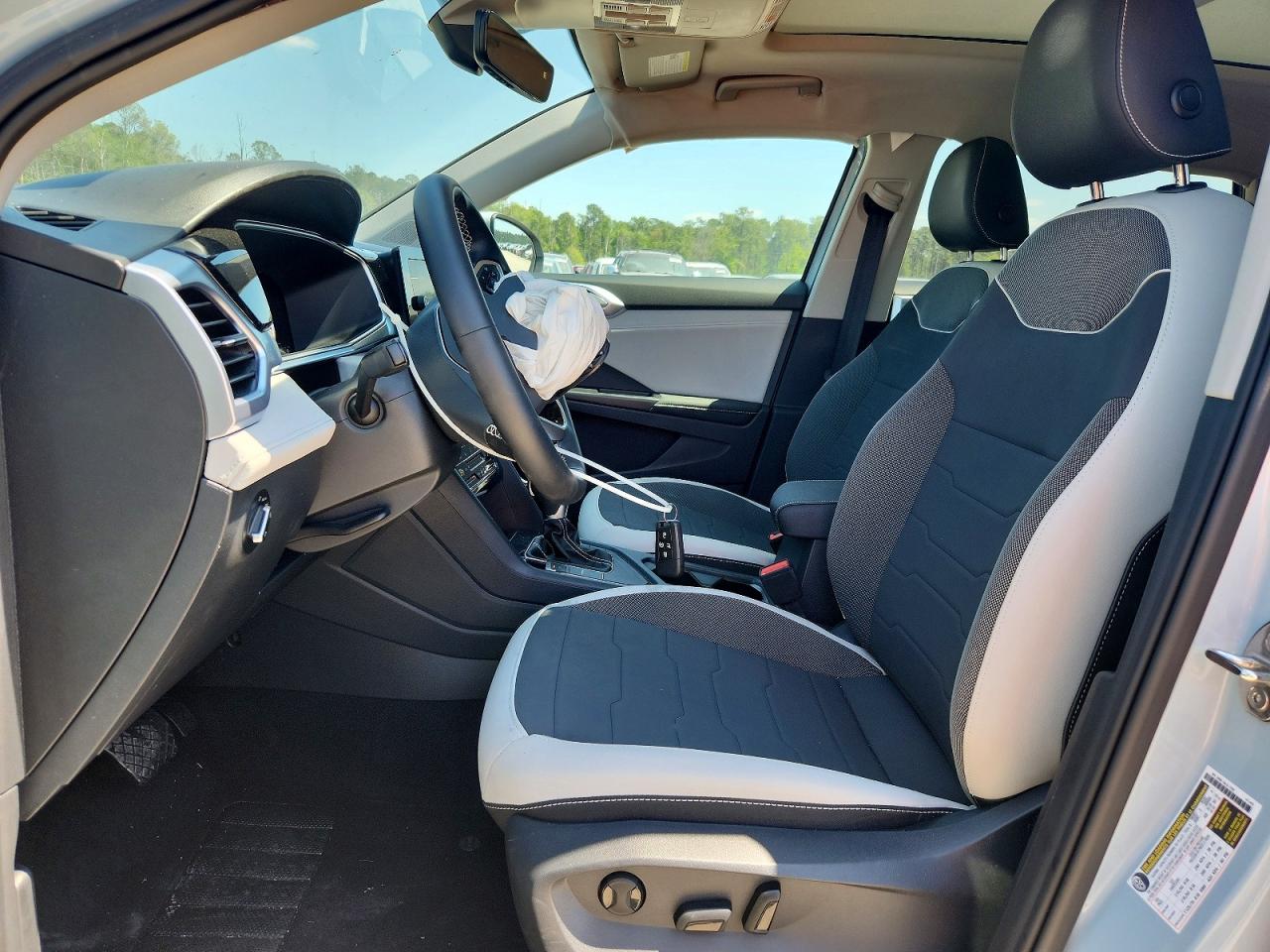 2025 VOLKSWAGEN TAOS SE photo 13