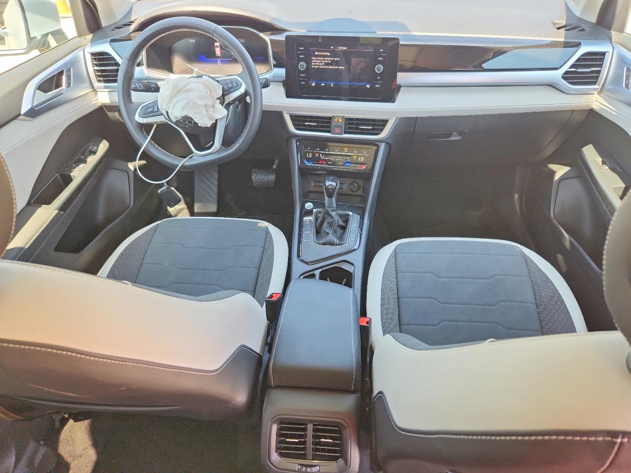 2025 VOLKSWAGEN TAOS SE photo 15