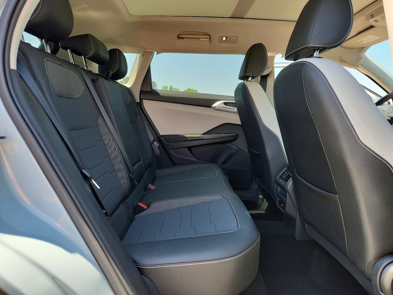 2025 VOLKSWAGEN TAOS SE photo 21