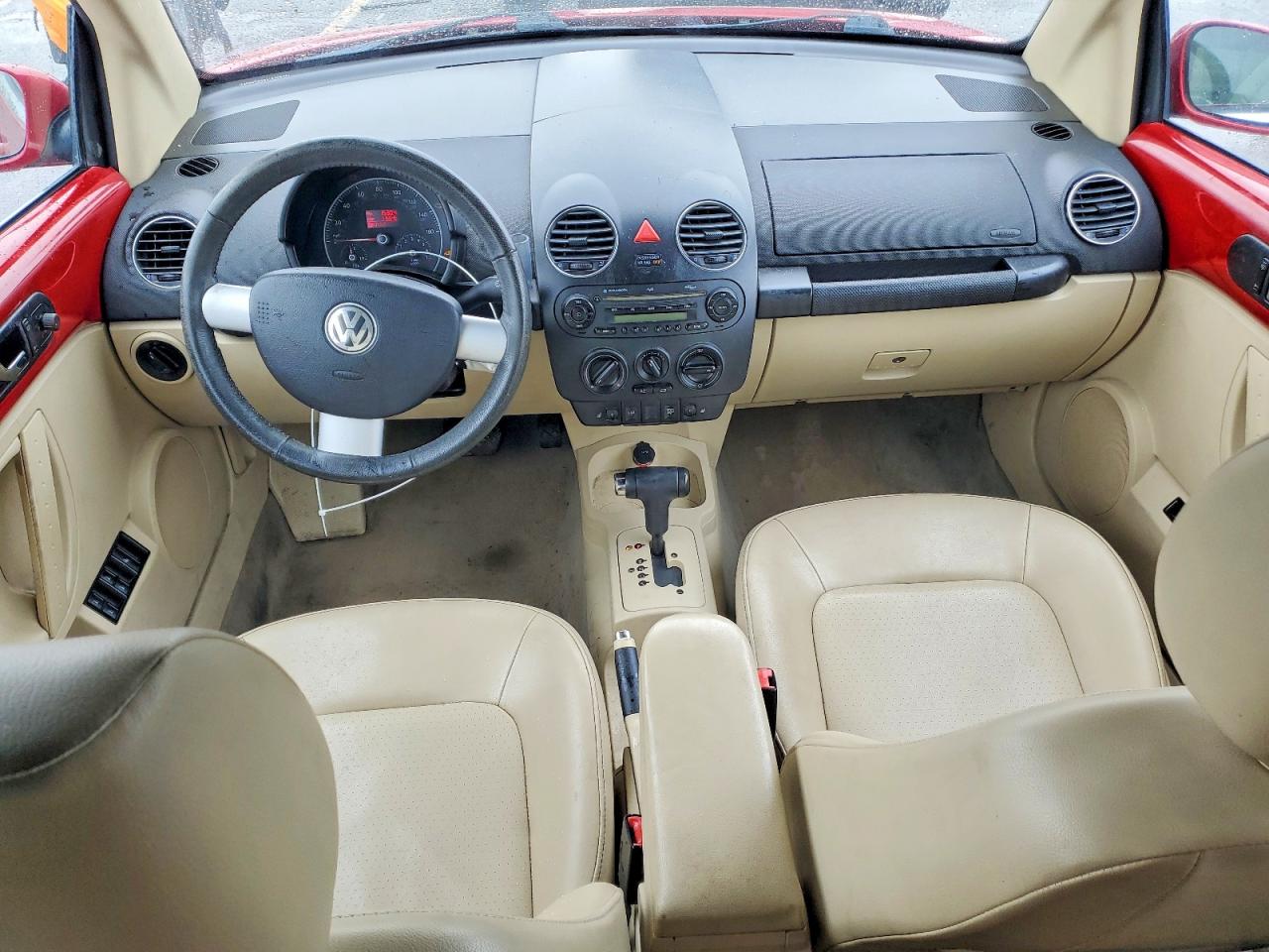 2008 VOLKSWAGEN NEW BEETLE photo 22