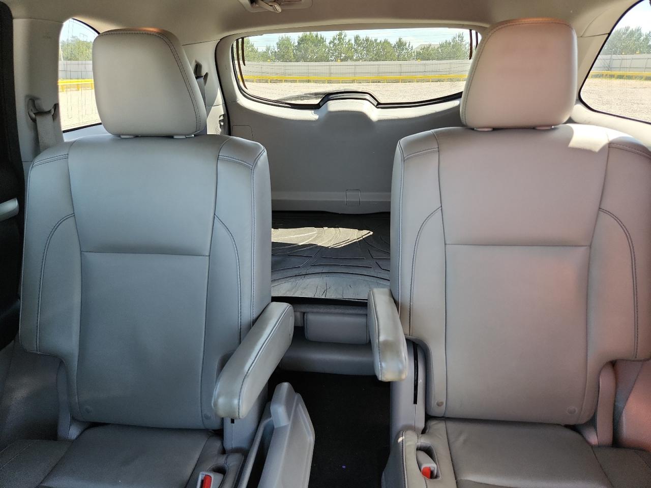 2016 TOYOTA HIGHLANDER XLE photo 19