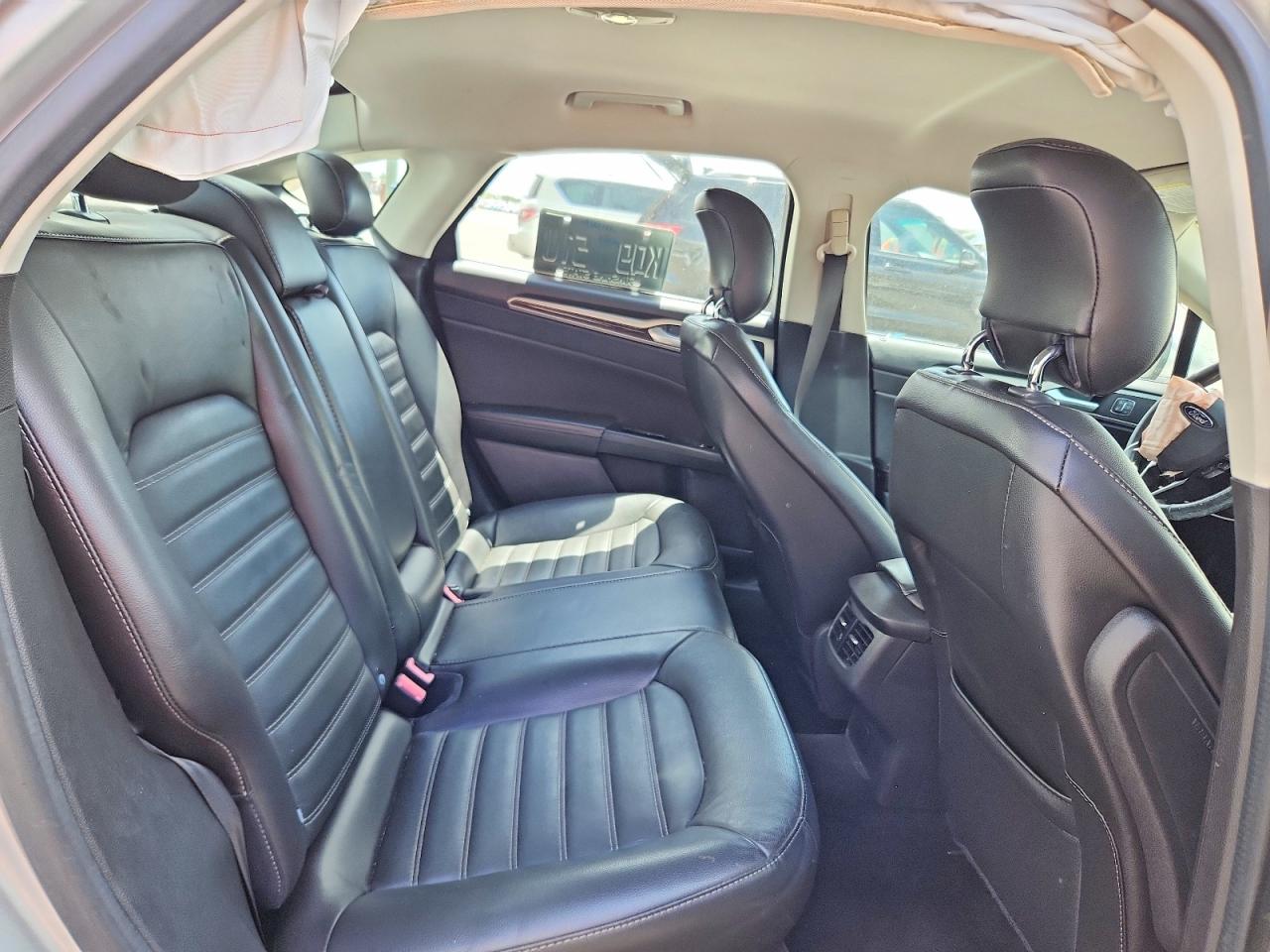 2015 FORD FUSION SE photo 19