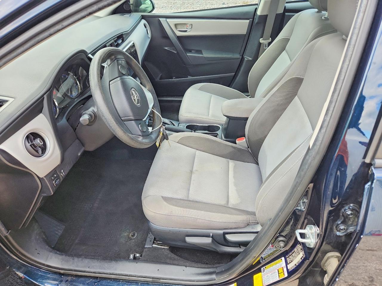 2017 TOYOTA COROLLA LE photo 7