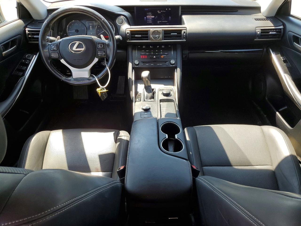 2017 LEXUS IS 200T photo 15
