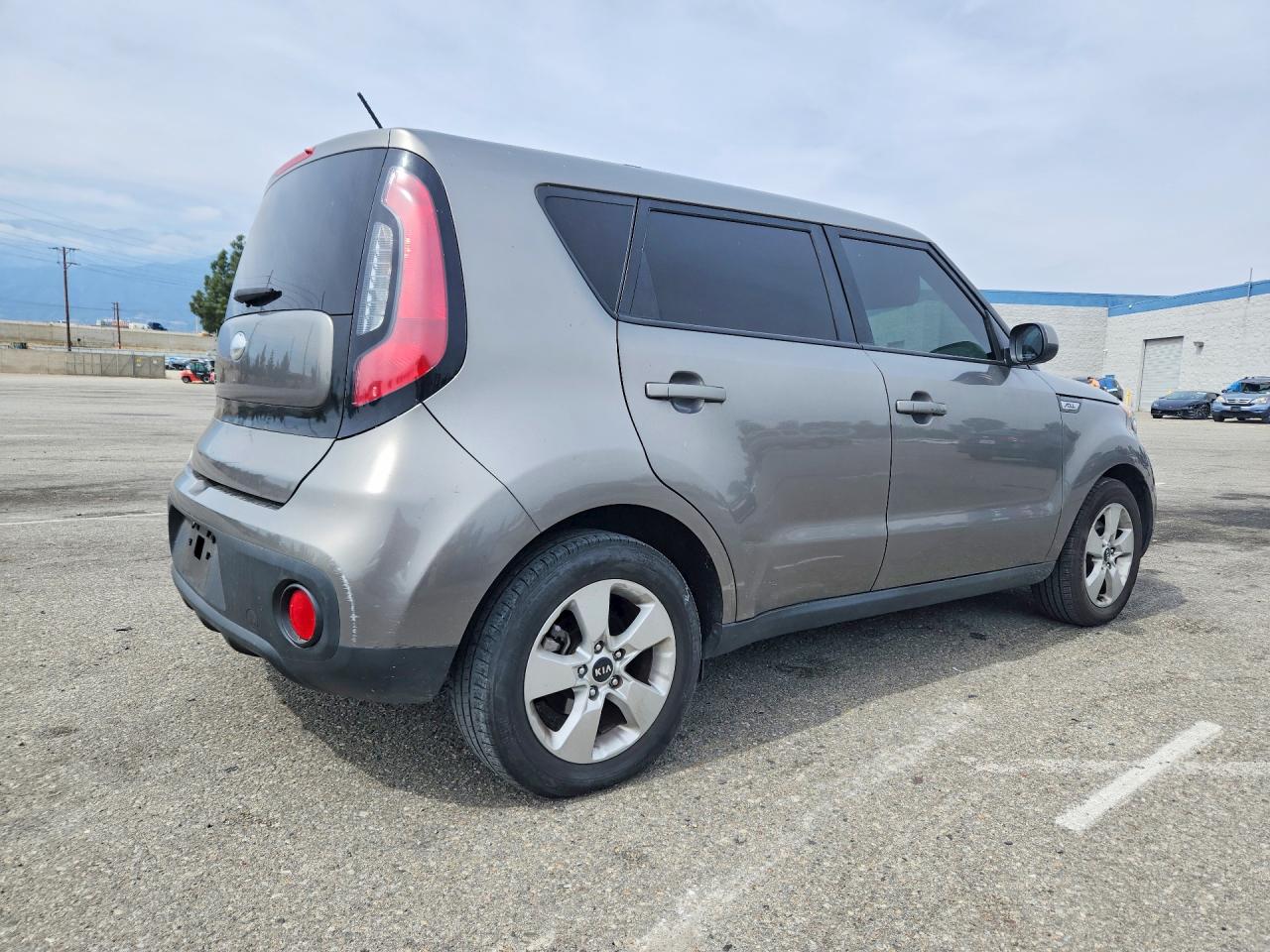 2017 KIA SOUL BASE photo 5