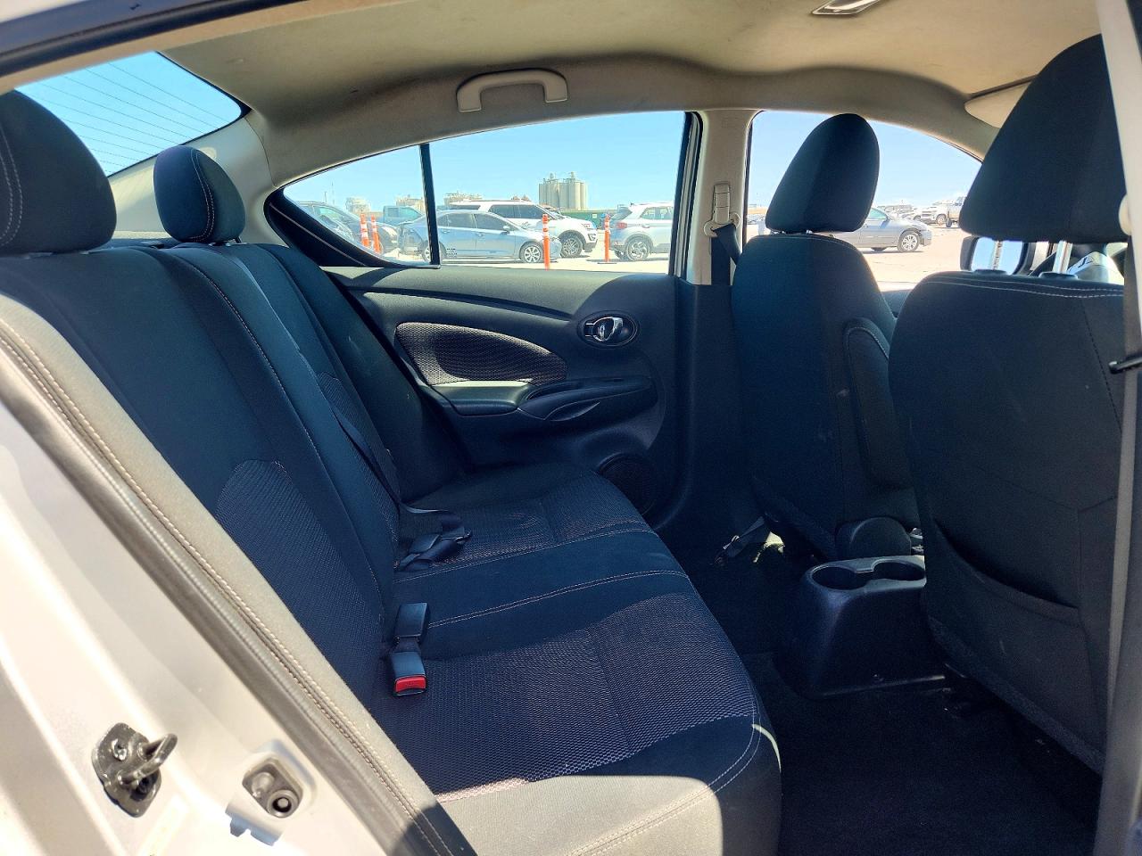 2018 NISSAN VERSA SV photo 19