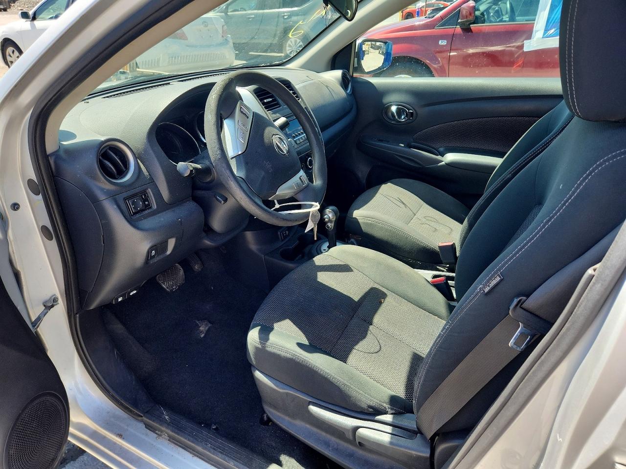 2018 NISSAN VERSA SV photo 13
