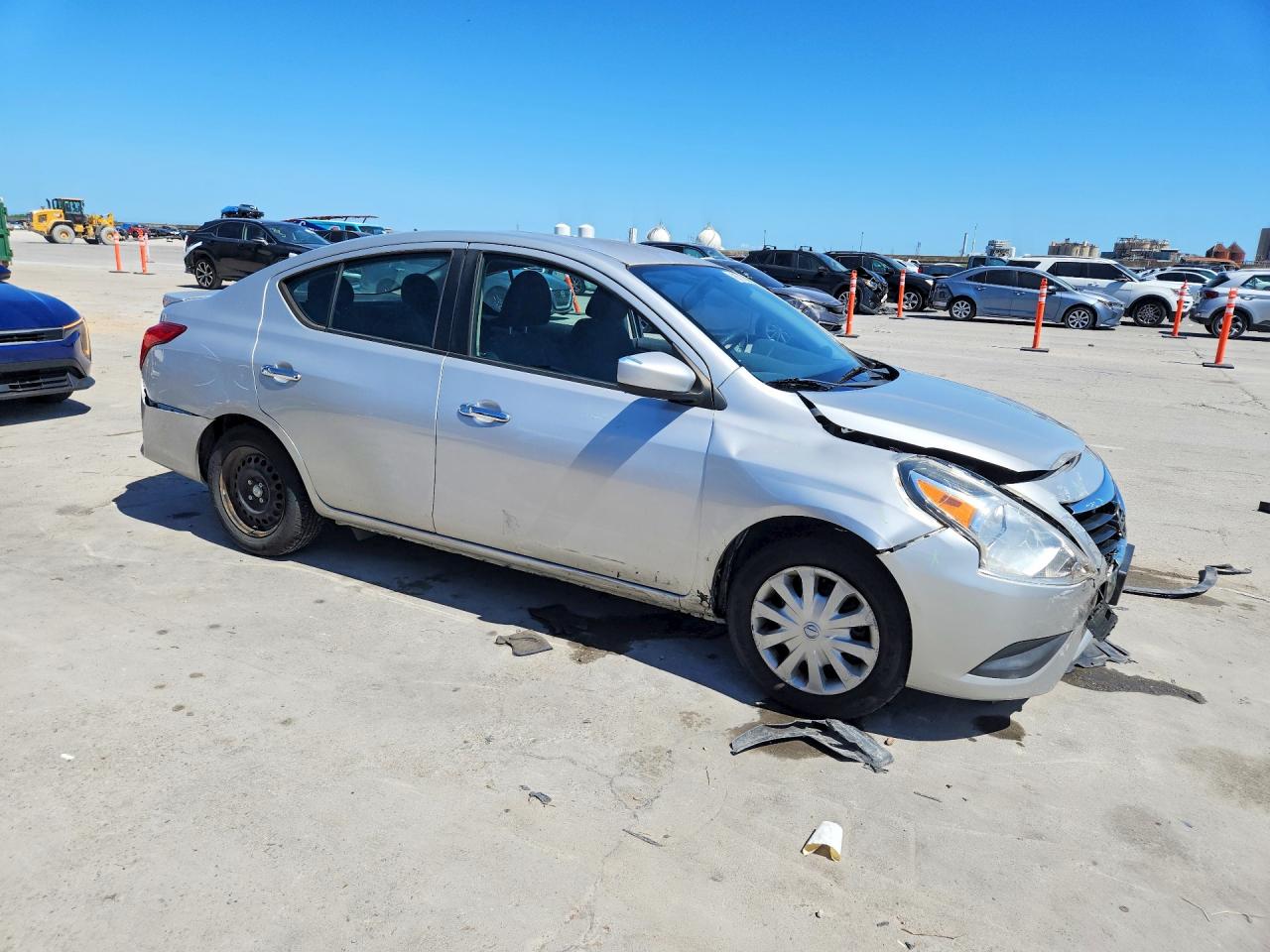 2018 NISSAN VERSA SV photo 7
