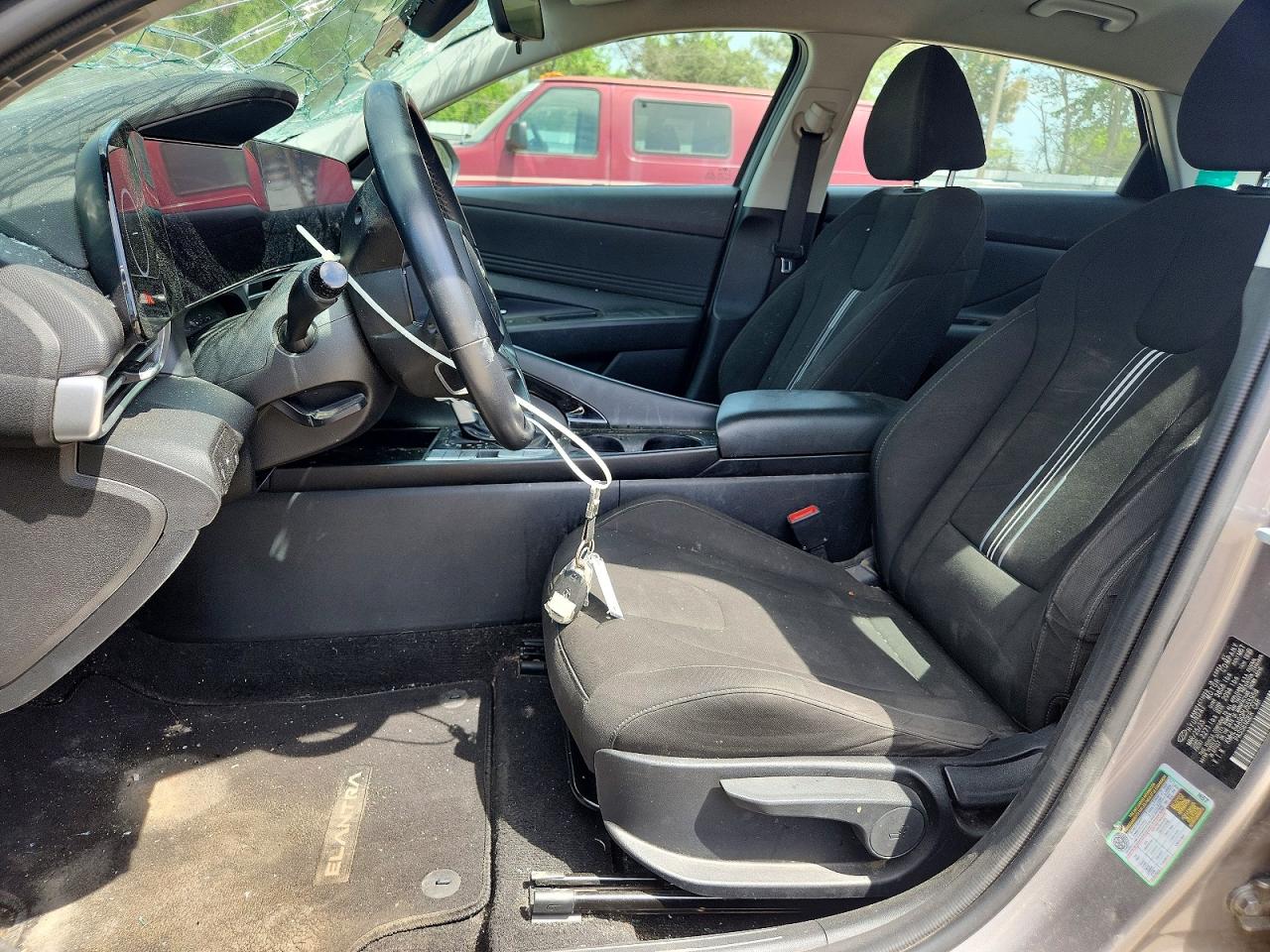 2023 HYUNDAI ELANTRA SEL photo 19