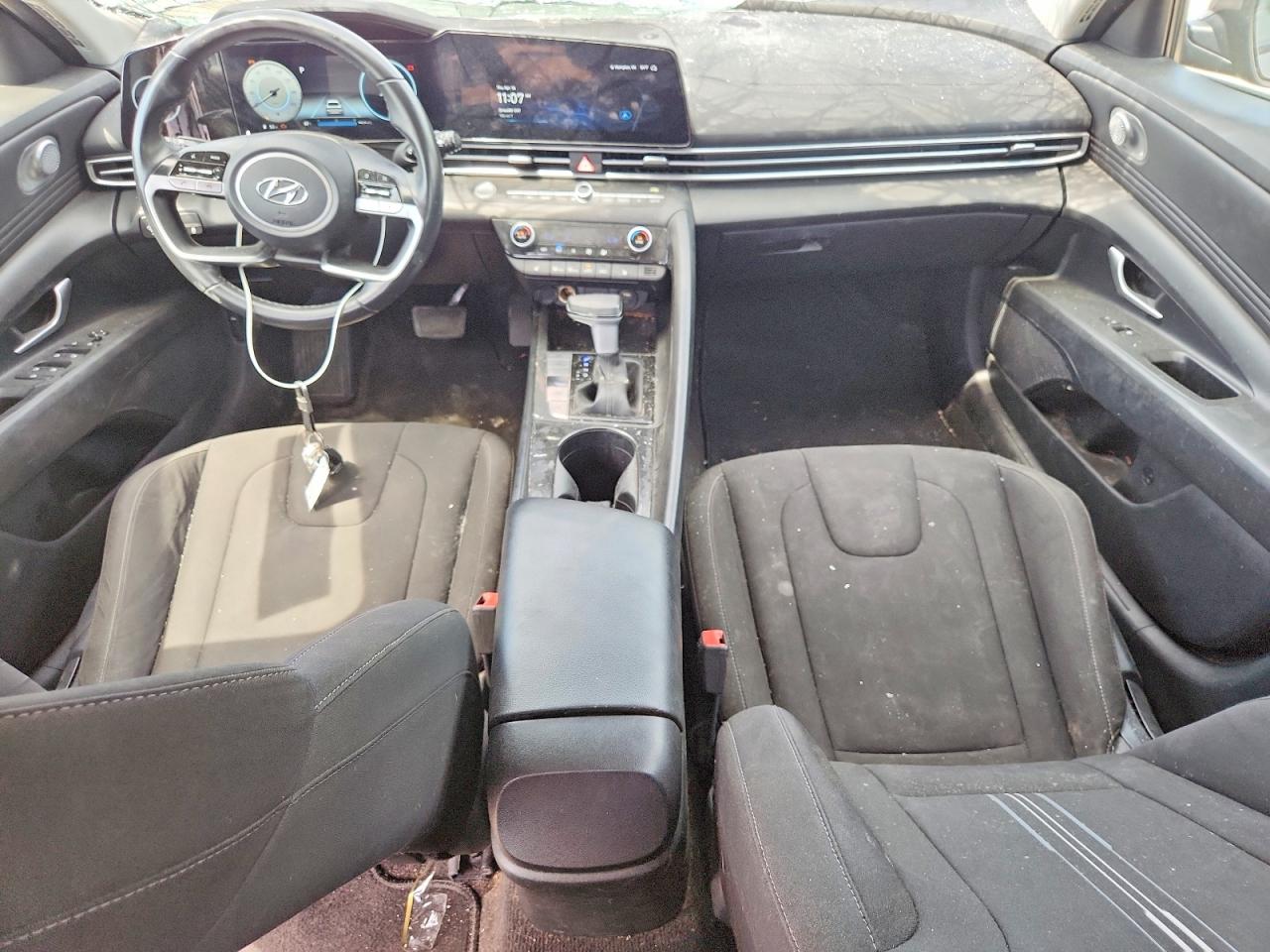 2023 HYUNDAI ELANTRA SEL photo 22