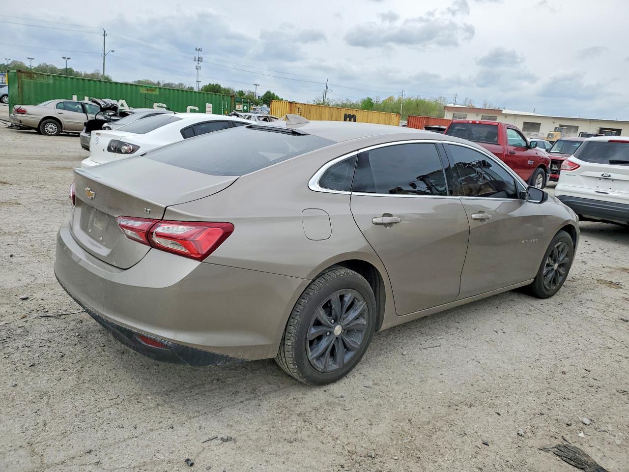 2022 CHEVROLET MALIBU LT photo 5