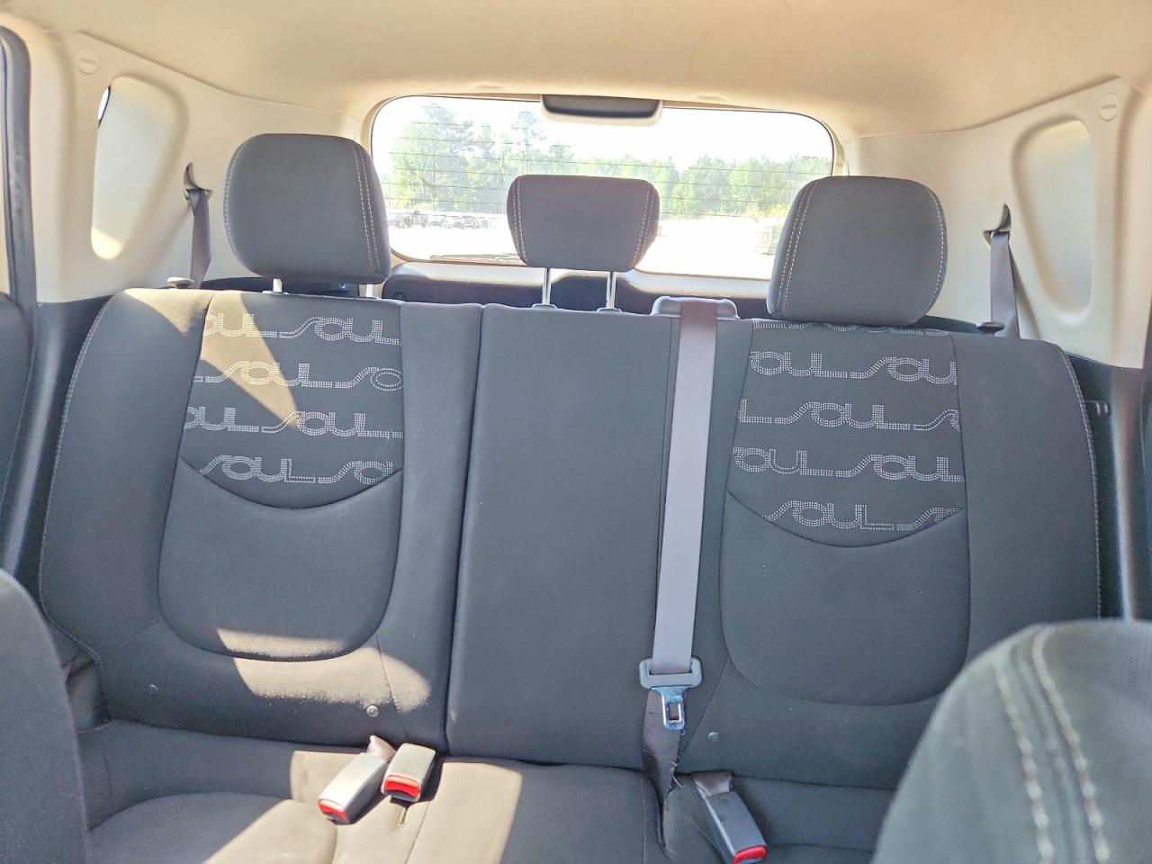 2013 KIA SOUL + photo 28