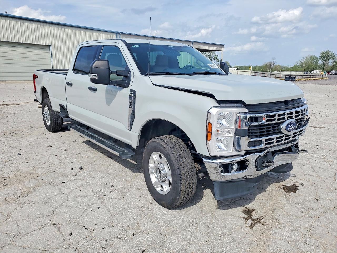 2025 FORD F350 SUPER DUTY photo 4