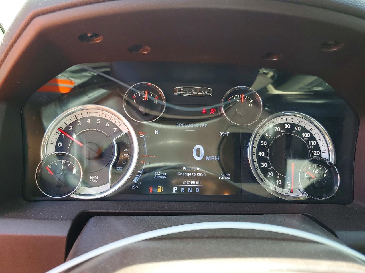 2013 RAM 1500 SLT photo 17