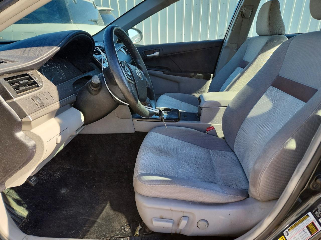 2012 TOYOTA CAMRY LE photo 19
