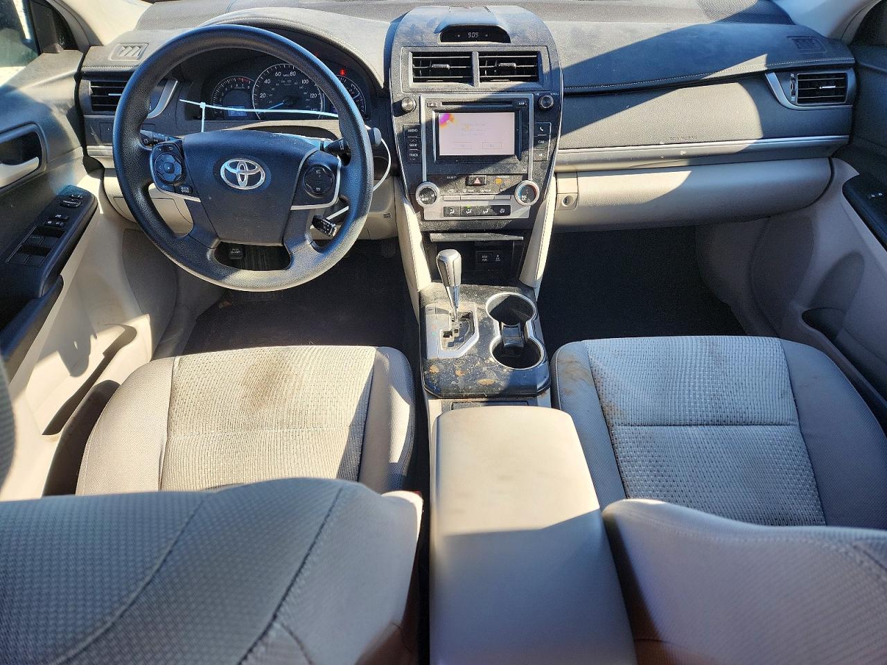 2012 TOYOTA CAMRY LE photo 22