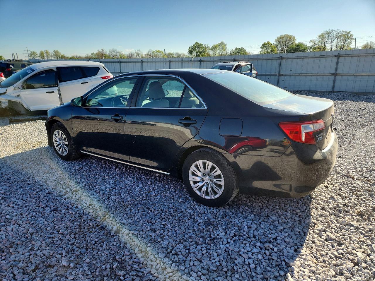 2012 TOYOTA CAMRY LE photo 4