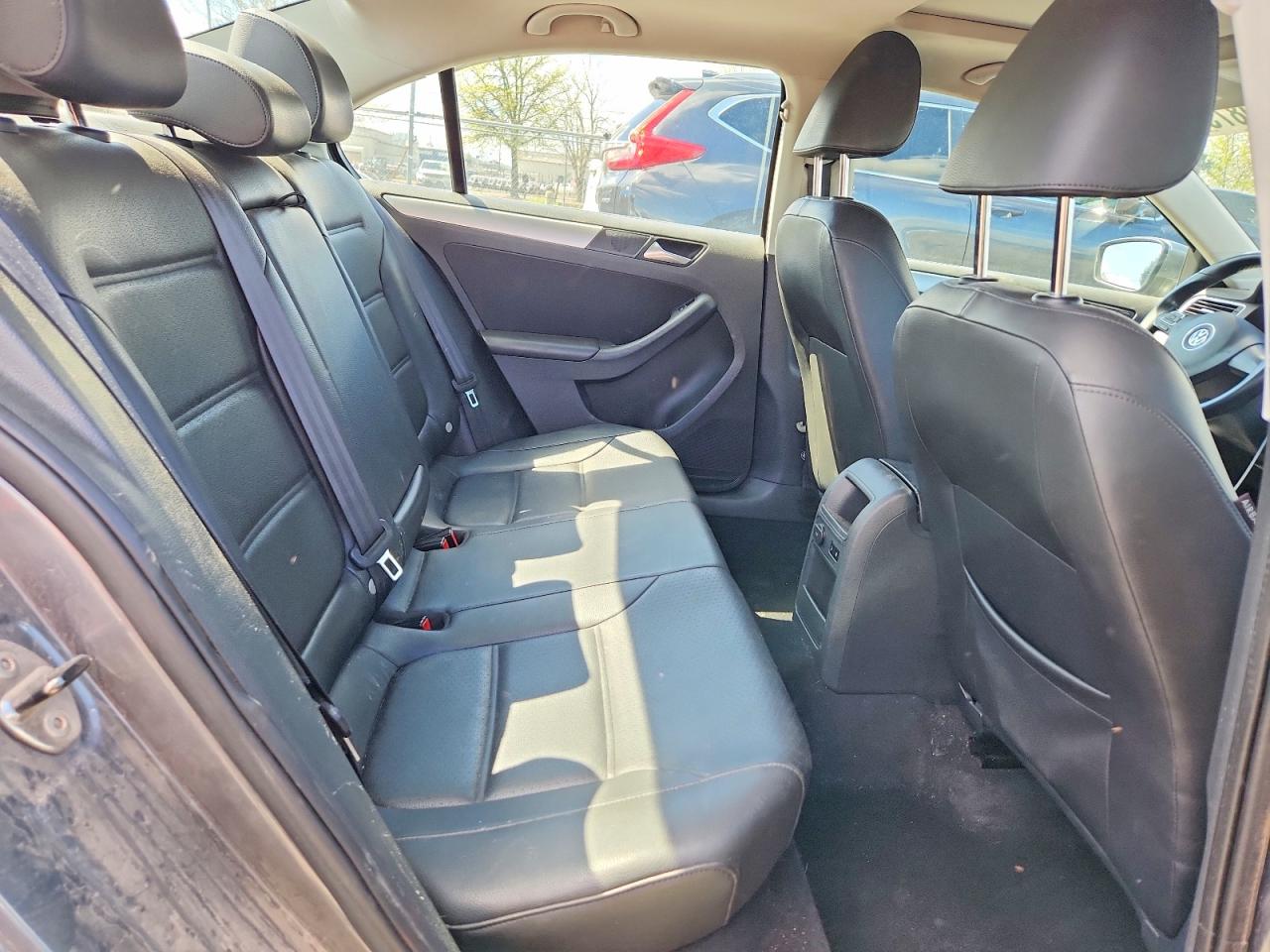 2013 VOLKSWAGEN JETTA SE photo 19