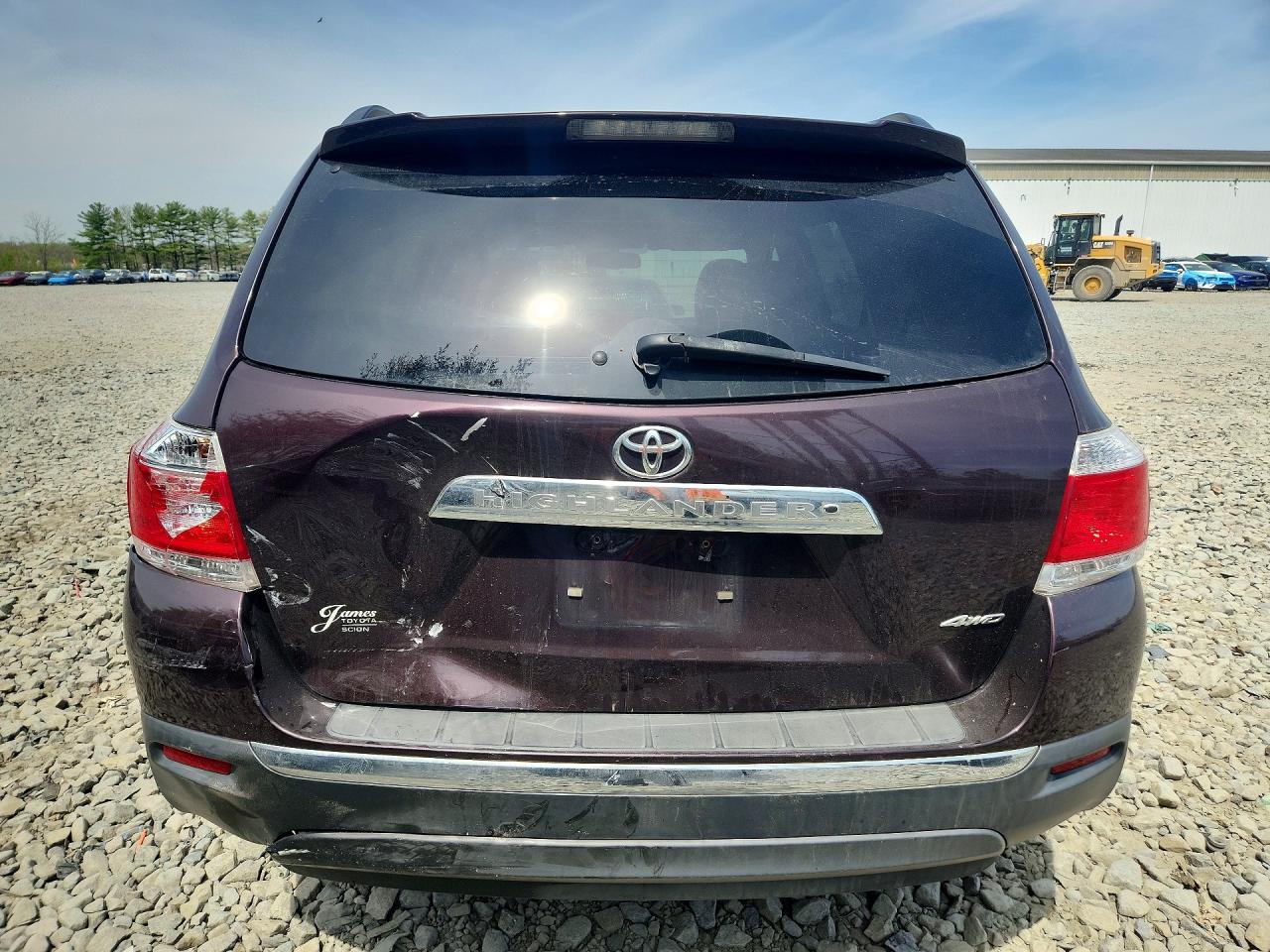 2012 TOYOTA HIGHLANDER SE photo 11