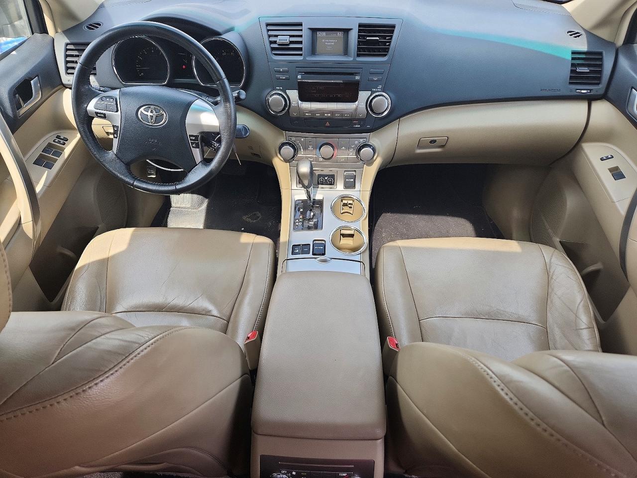 2012 TOYOTA HIGHLANDER SE photo 15