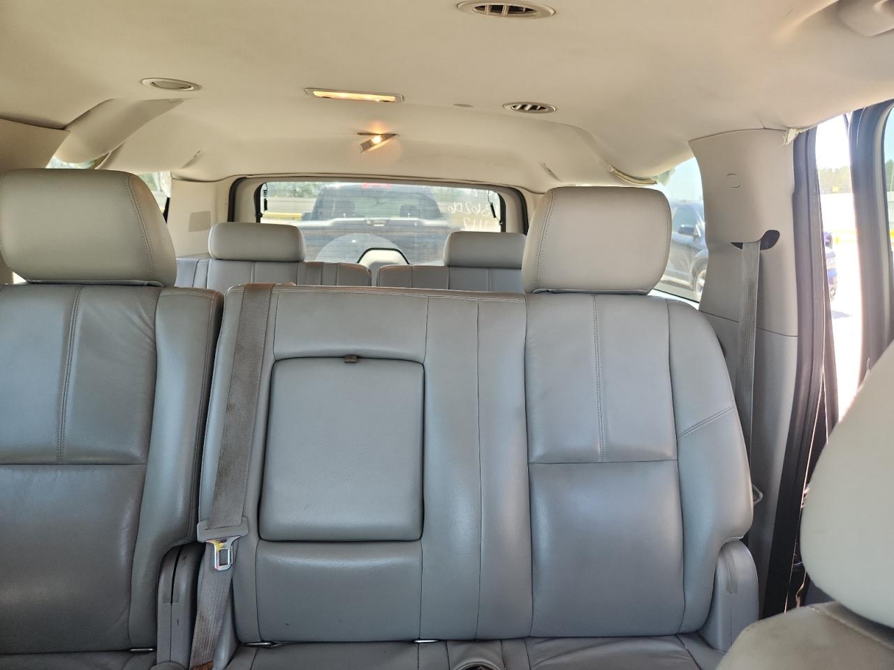 2011 CHEVROLET SUBURBAN C1500 LT photo 19