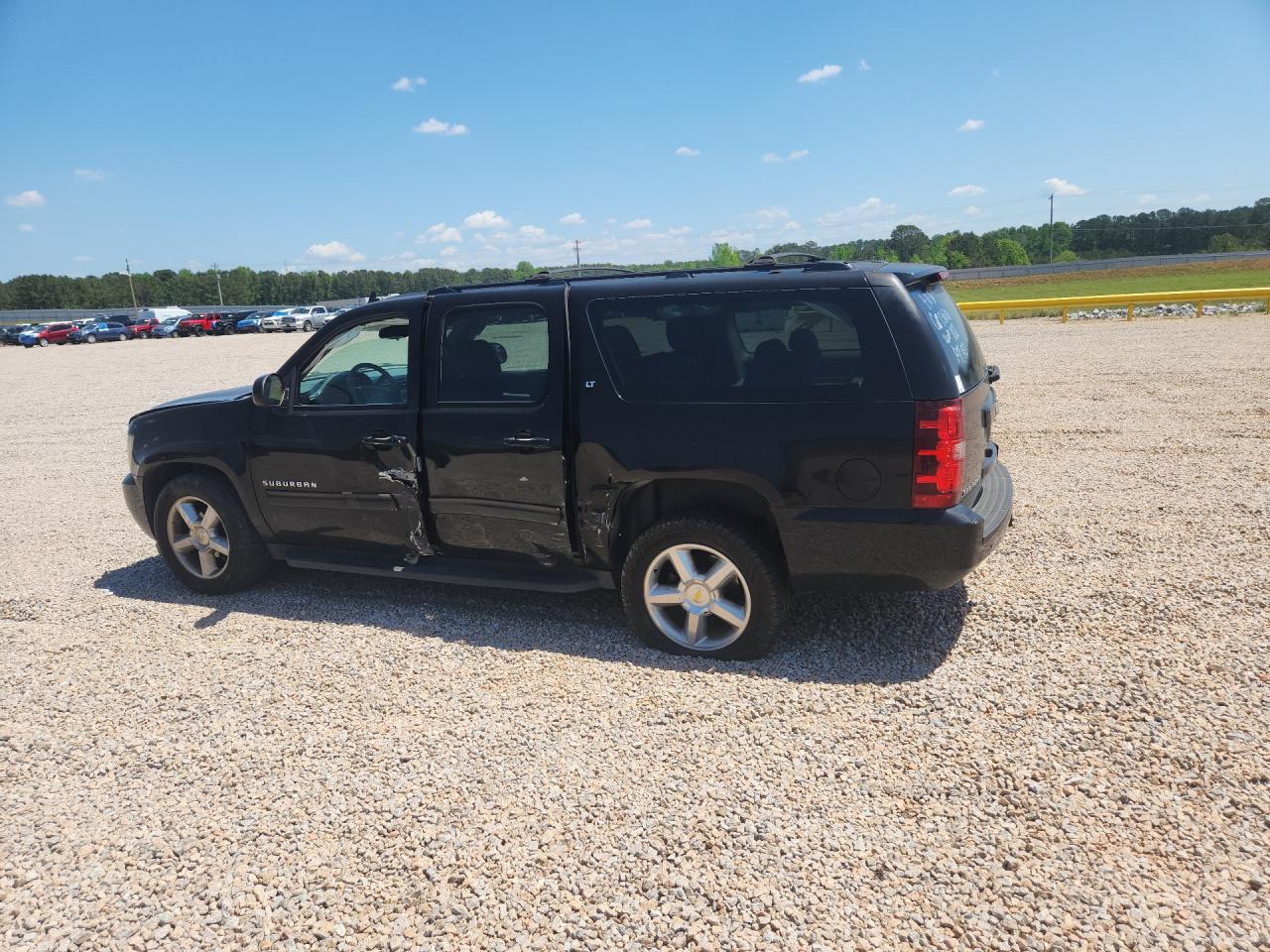 2011 CHEVROLET SUBURBAN C1500 LT photo 3