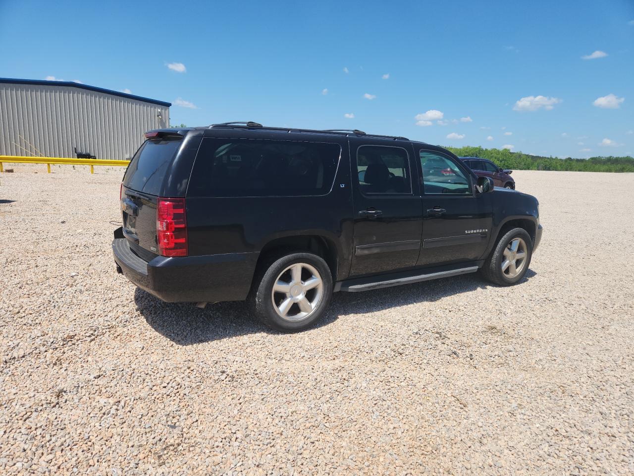 2011 CHEVROLET SUBURBAN C1500 LT photo 5