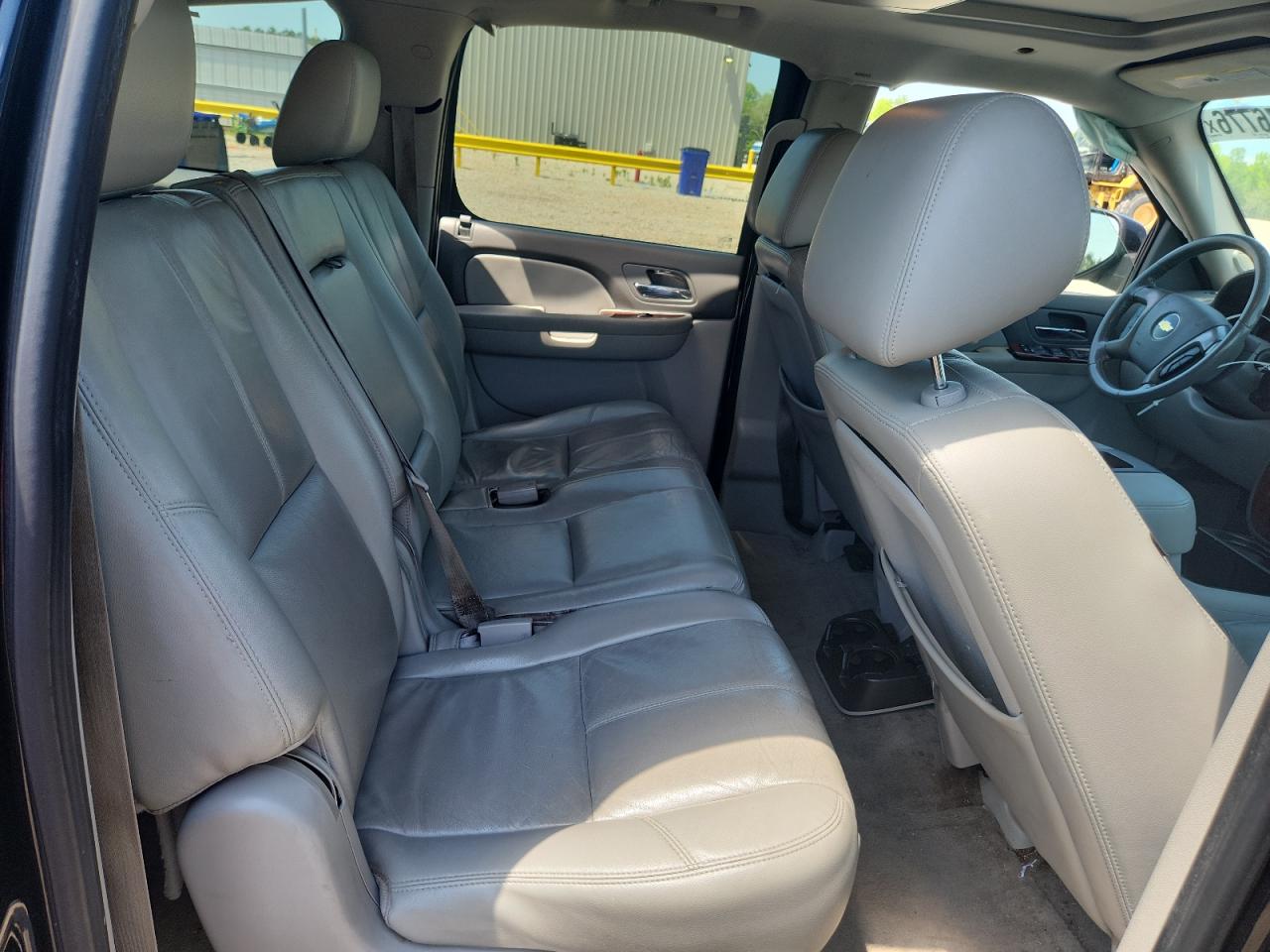 2011 CHEVROLET SUBURBAN C1500 LT photo 21