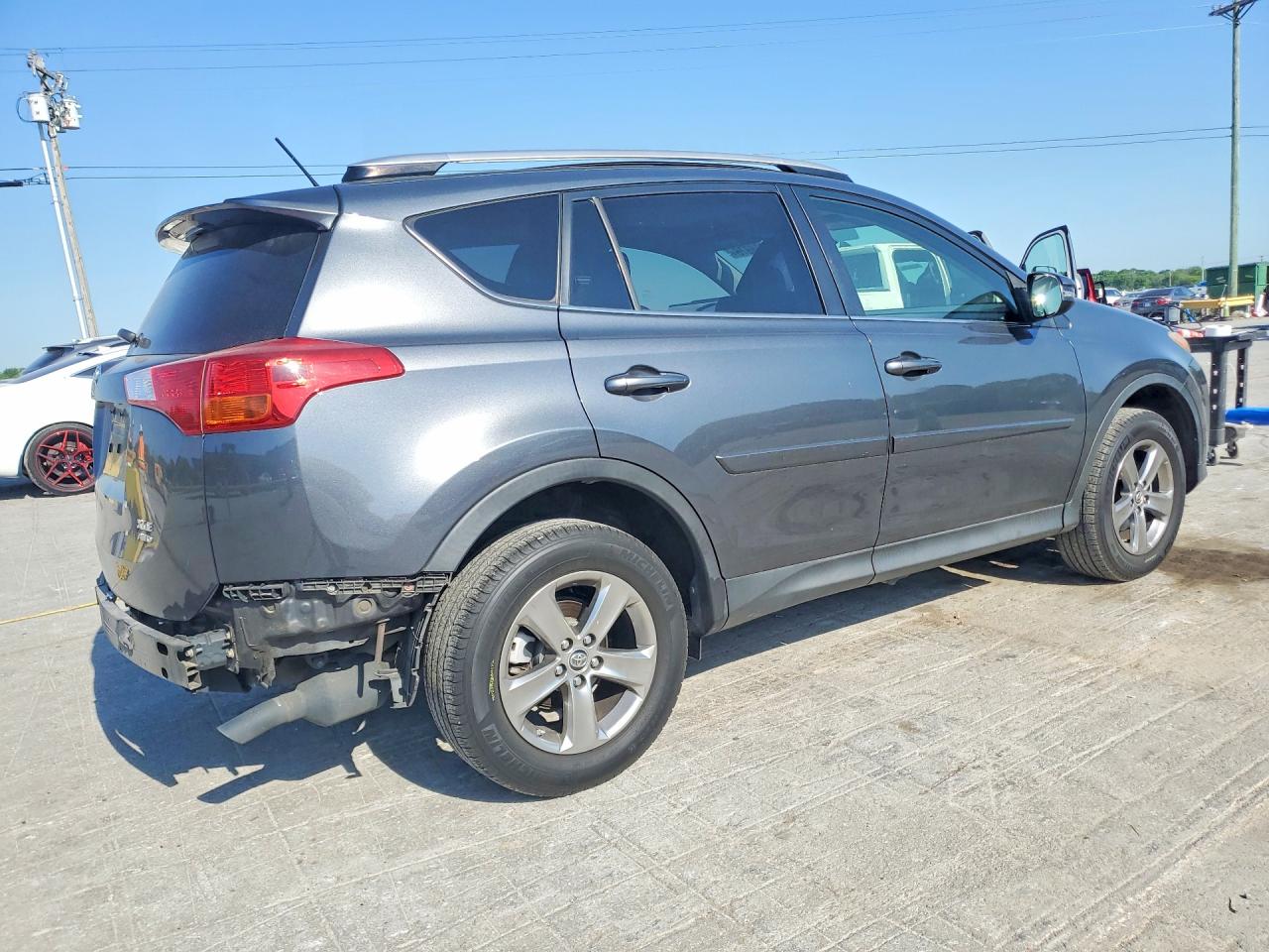 2015 TOYOTA RAV4 XLE photo 5