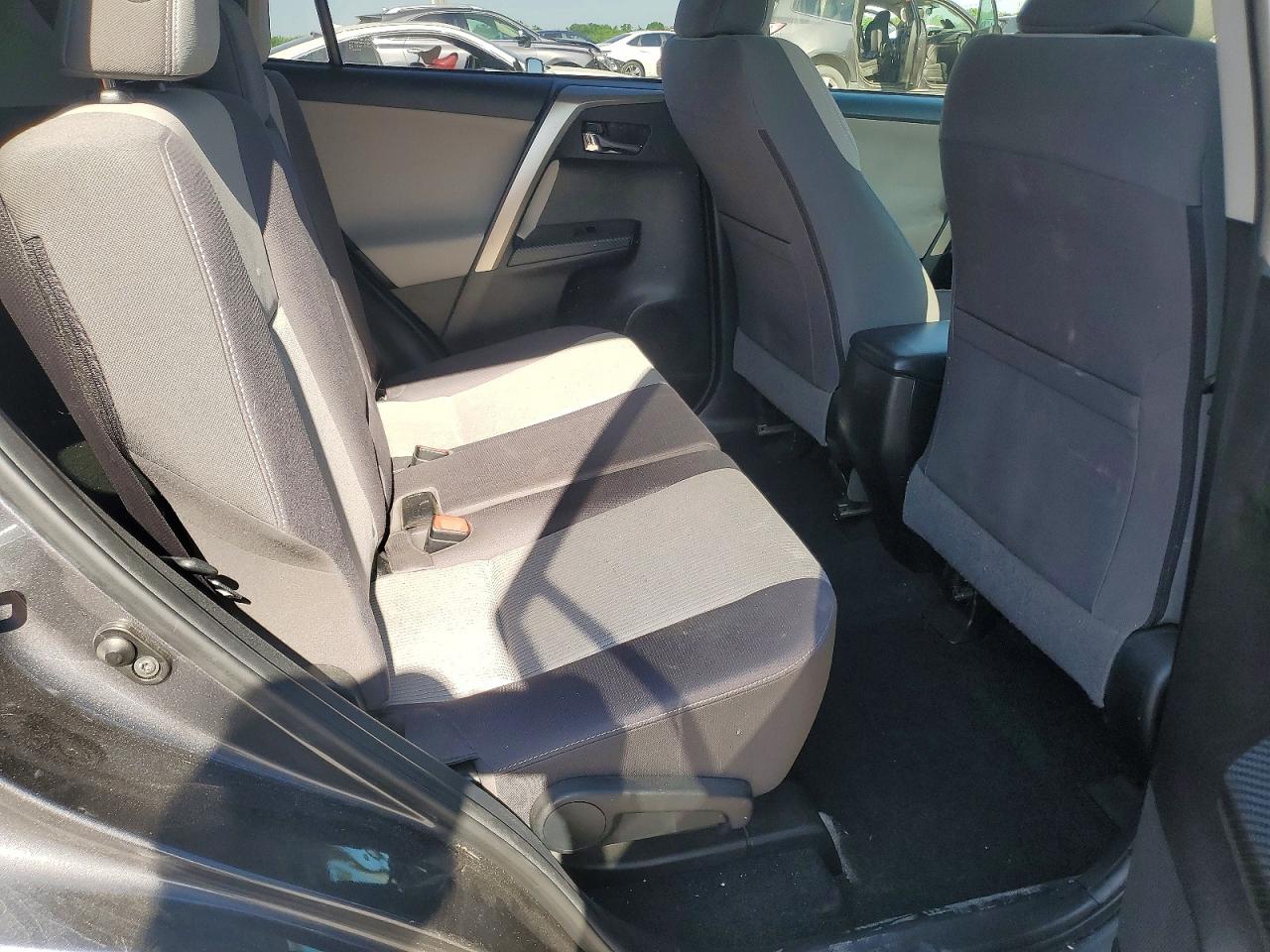 2015 TOYOTA RAV4 XLE photo 21